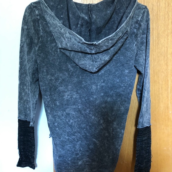 Blouse - Picture 2 of 4